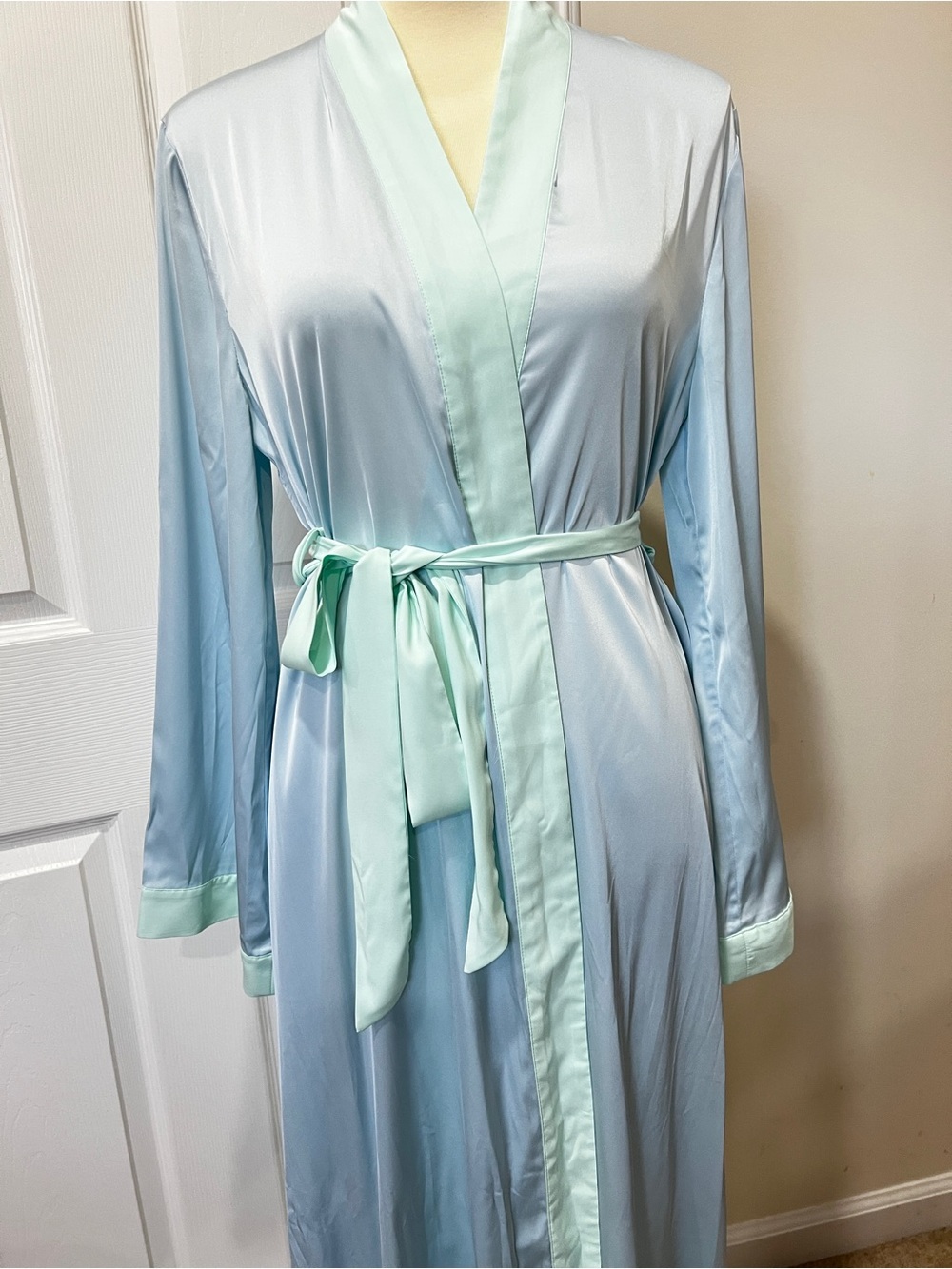 Robe Maxi Savage x Fenty Sky Blue Teal trim & Belt Size XS/SM Long Sleeve - Picture 10 of 15